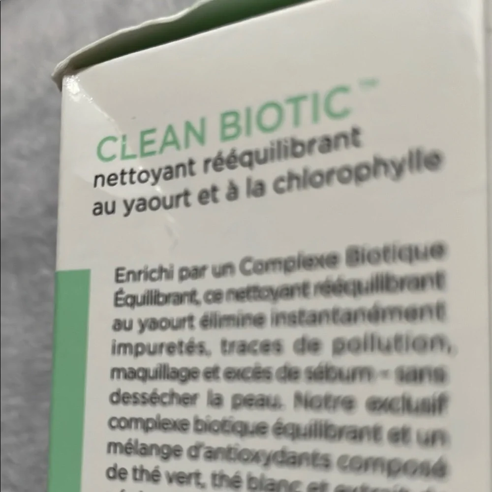 NEW Dr. Brandt Clean Biotic pH-Balanced Yogurt Cleanser with Chlorophyll